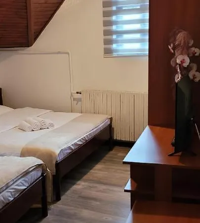 فندق مبيت وإفطار Sobe Na Josanici 3*